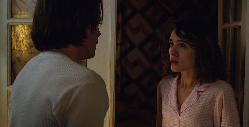 Charlie Heaton, Natalia Dyer (Screenshot: Stranger Things)